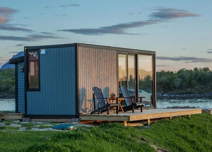Cool Cabins, Sandhornoy