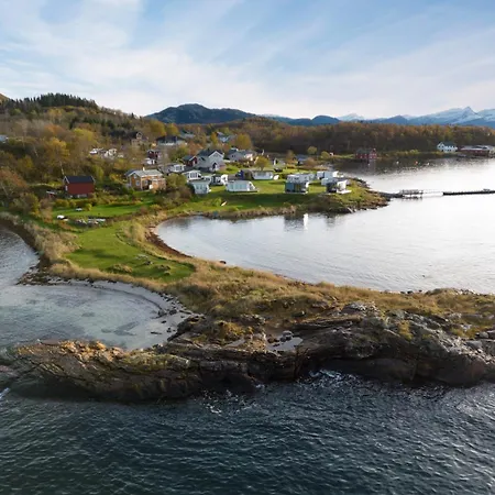Cool Cabins, Sandhornoy Lekanger